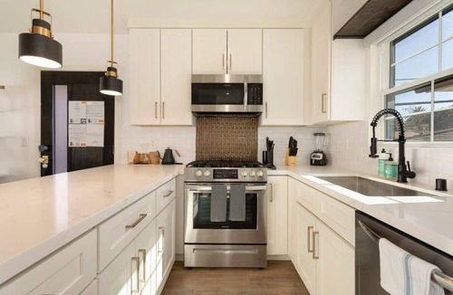 Carlson Park Apartment | Stylish 1BR Luxe Apartment in Downtown Culver City