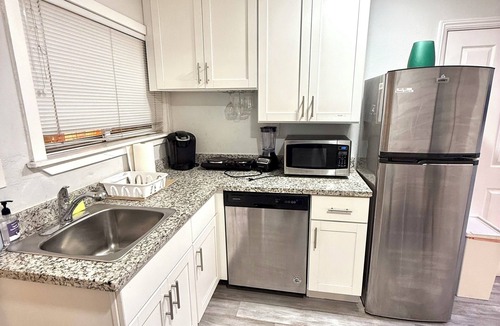 Burbank House | Stylish 2BR/2BA Retreat - SJC Downtown&Santana Row- Ideal for Travelers