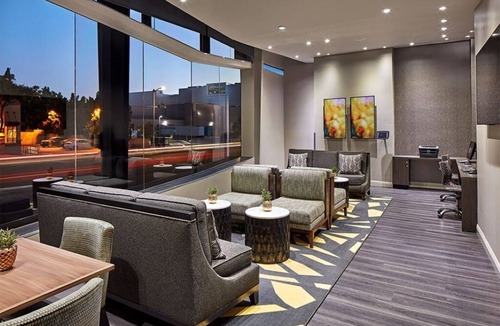 Beverly Grove Hotel | Stylish LA Stay Near Beverly Center & Melrose Shopping, Minutes to Rodeo Drive