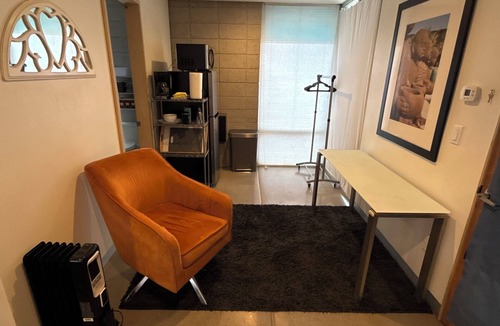 Reno House | Stylish Midtown Guest Suite King Bed W/D access