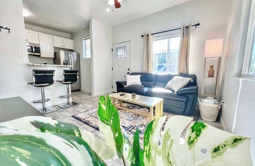 Lincoln Acres Apartment | Stylish Retreat with Patio & Free Parking