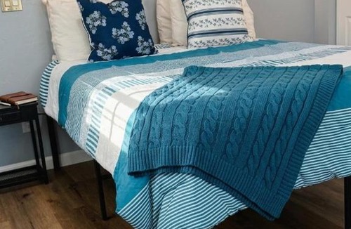 Riviera - Westchester Apartment | Stylish Studio in Oleander Close to Downtown