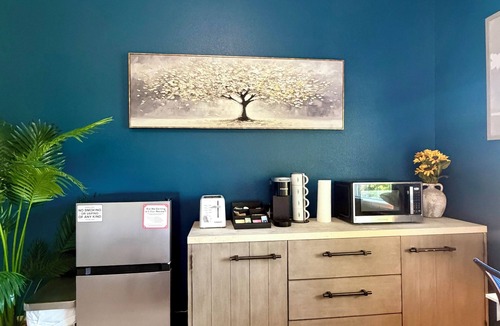 Clovis Apartment | Suite #3 Full Private Studio - Newly Renovated