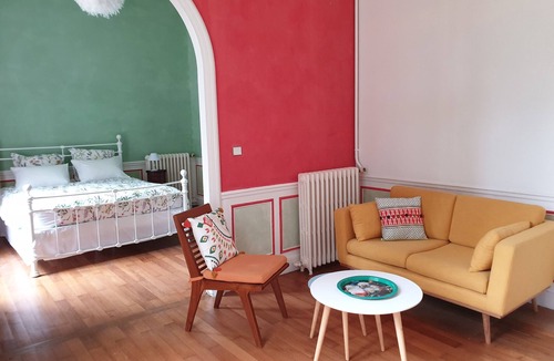 Saint-Avertin Bed & Breakfast | Suite en Rez-de-chaussée Dans Authentique Demeure Tourangelle du 18è Siècle