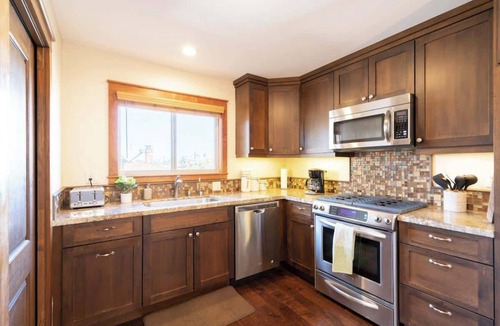 Point Loma Heights Apartment | Sun-Filled Ocean Beach Retreat w/Patio Deck & BBQ