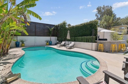 Valley Glen House | *Sun-Soaked NoHo Escape: Pool | BBQ/Bar | Firepit*