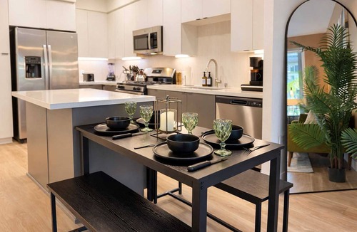 Lyon Street Apartment | Sunny Getaway 10 Min to Disneyland With Pool GYM