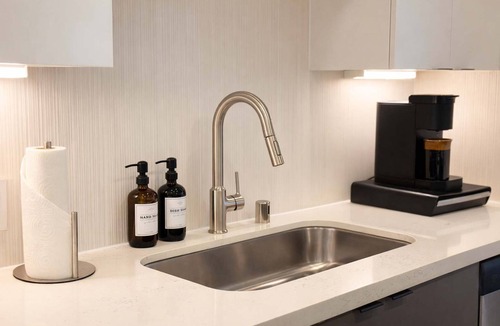 Lyon Street Apartment | Sunny Getaway 10 Min to Disneyland With Pool GYM