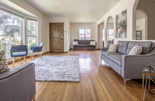 Encino House | Sunny Home Encino