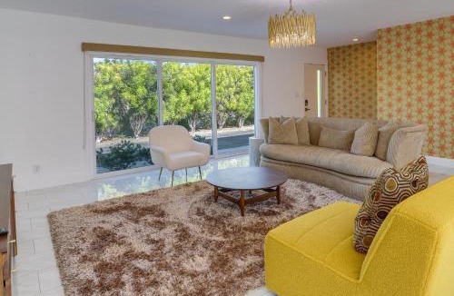 Araby Commons House | Sunny Palm Springs Townhome w/Pool Access!