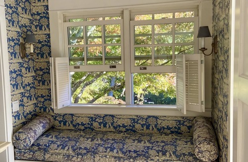 San Anselmo House | Sunny Private Ross Retreat: Gardens + Walk to Town