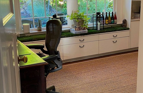 San Anselmo House | Sunny Private Ross Retreat: Gardens + Walk to Town