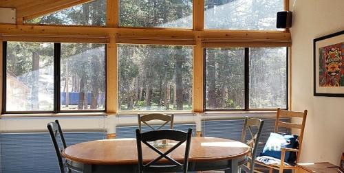 Bear Valley Apartment | Sunny Studio Ski Loft - Creekside #103