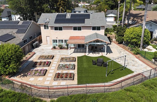 Lake Forest House | Sunnybrook Haven — Lake View Mid-Term Retreat in Vibrant Lake Forest #42087