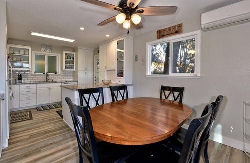 Lower Lake House | Sunrise Lake Escape - -Beautiful Lakefront with Dock Paddleboards and Kayaks!