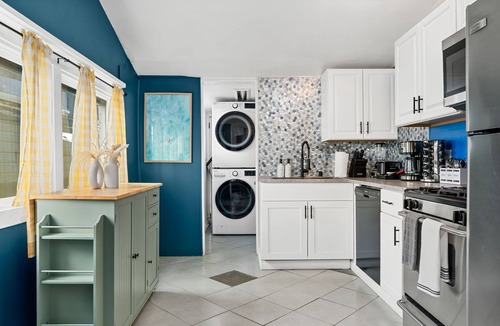 Huntington Beach House | Sunset Bungalow - WALK TO SUNSET BEACH