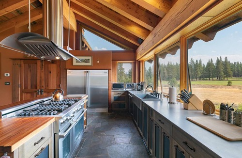 Truckee House | Sunset House - Iconic 4,250 ft 5BR Truckee/North Tahoe Designer Showcase Home