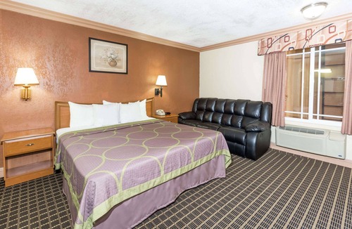 Azusa Hotel | Super 8 by Wyndham Azusa