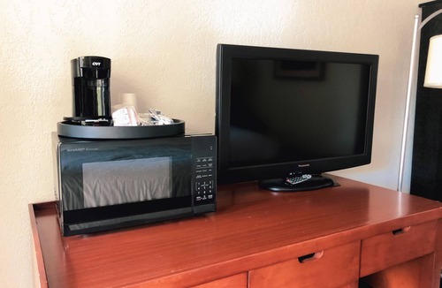 North San Jose Hotel | Super 8 by Wyndham San Jose Airport