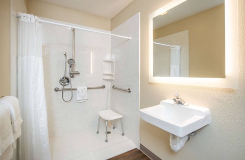 Fairfield Hotel | SureStay Hotel by Best Western Fairfield Napa Valley