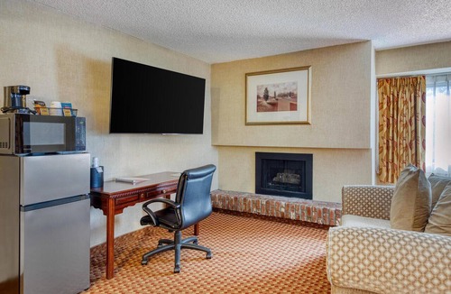 Reno Hotel | SureStay Plus Hotel by Best Western Reno Airport