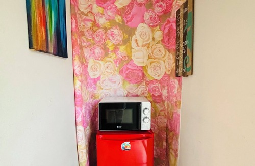 Huntington Beach Apartment | Surf Shack! Cozy charming hidden gem by Ocean in the Surf City Huntington Beach