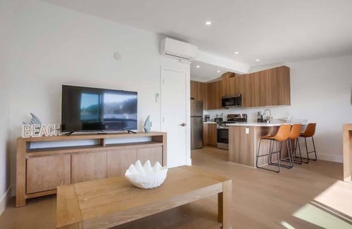 Country Club Apartment | Surf Spot 5 - walk to beach