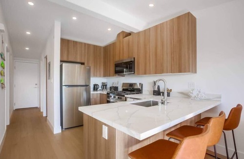 Country Club Apartment | Surf Spot 5 - walk to beach