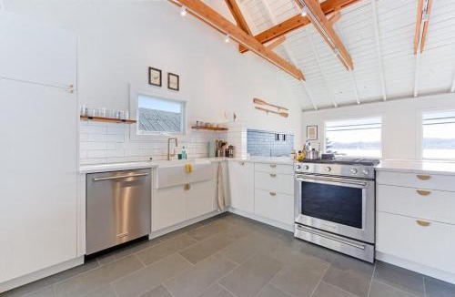 Old Town House | Surfer's Paradise