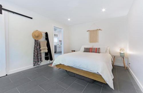 Old Town House | Surfer's Paradise