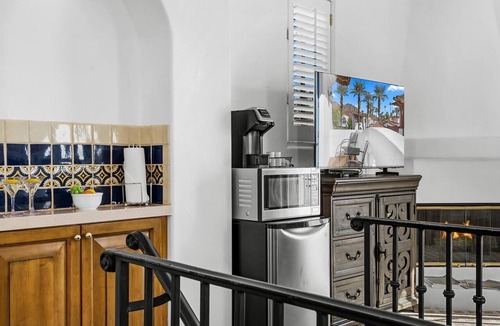 La Quinta Apartment | SV006 Stylish Spa Villas Upstairs Studio Suite