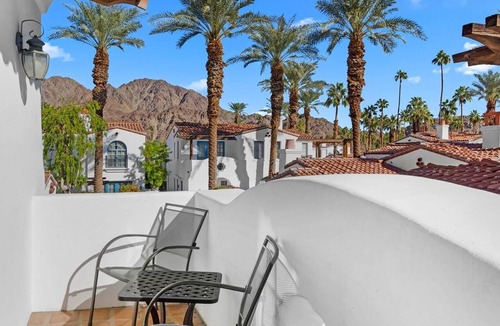La Quinta Apartment | SV006 Stylish Spa Villas Upstairs Studio Suite