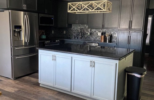 Yuba City House | SW Court: family and pet friendly home with easy access to HWY 99 and 20