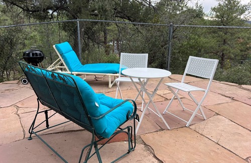 Mountain Club Cottage | Sweet Retreat - Prescott Cabin Rentals