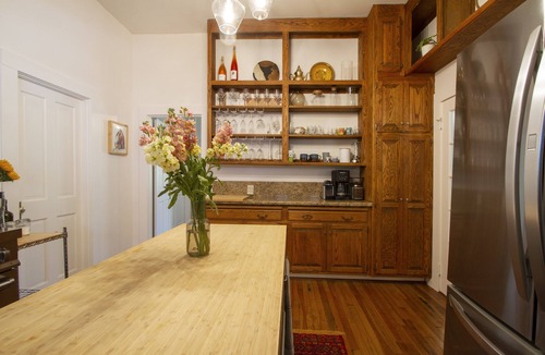 Guerneville House | Sweetwater Ranch ~ Updated Victorian with Pool