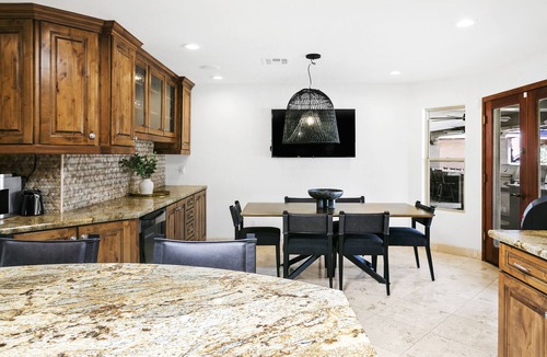 Buenavante House | SWSS 7BR RnR Estate | Pool, Hot Tub, Waterfall, Fire Table & Games