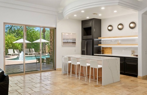 Central Scottsdale House | SWSS Luxury 8BR Retreat | Pool & Hot Tub | Golf Simulator | Sauna & Cold Plunge | Poker &.