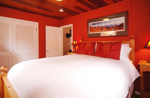 Sunnyside House | Tahoe Park Cottage