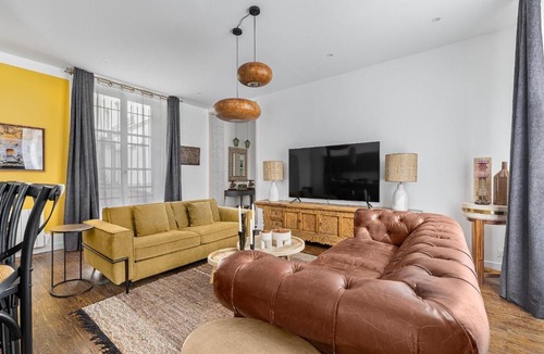 Quartier Saint-Ambroise Apartment | Taj Express