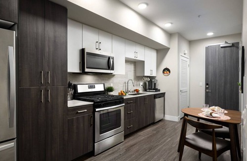 Orange Apartment | Tangerine Terrace - FIFA Ready!