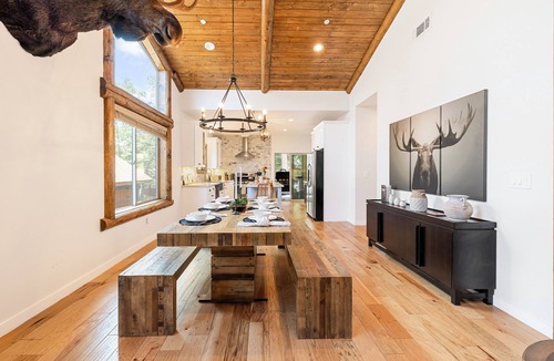 Big Bear Lake Cabin | Teddy by AvantStay | Majestic Cabin in Big Bear w/Balcony