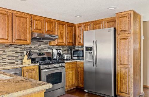 The Village House | The Adler's Nest - Lakefront with Pool Spa and Summer Dock
