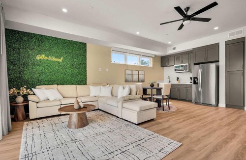 Fallbrook House | The Almond Estate Villa Modern Group of 24 Retreat