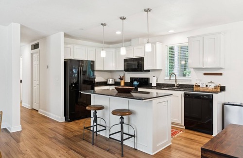 Freestone House | The Arbordale: 9-Acre, Redwoods, Secluded