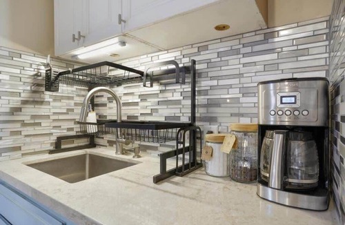 Point Loma Cottage | The Avocado Hut- Private Guesthouse, HOT TUB!