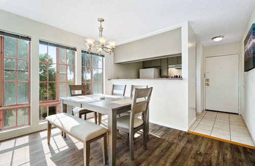 Palms Apartment | The Bagley #201