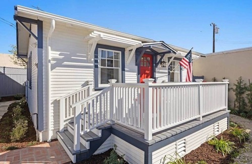 Ventura House | The Boat House at The Birdbath Bungalows