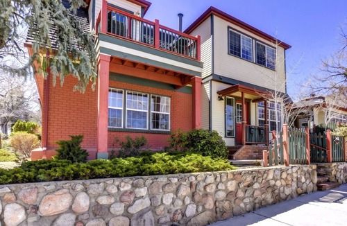 Nob Hill House | The Cottage-Near Downtown Historic Courthouse Square