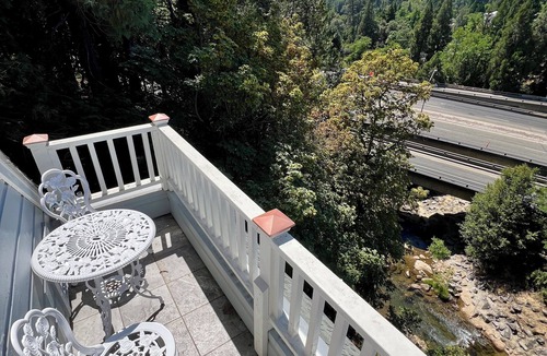 Nevada City House | The Creekside French Retreat- Charming home w/AC & WIFI in Downtown Nevada City