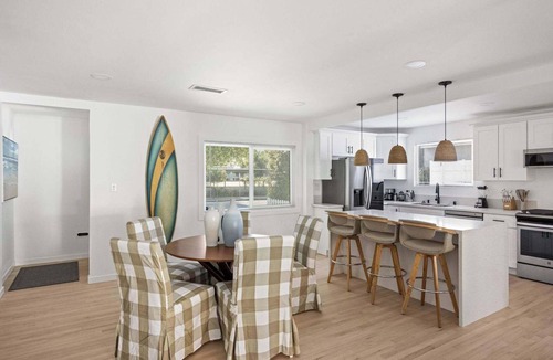Del Rey House | The Culver | 4 bedrooms & spa! by Colby & Conrad